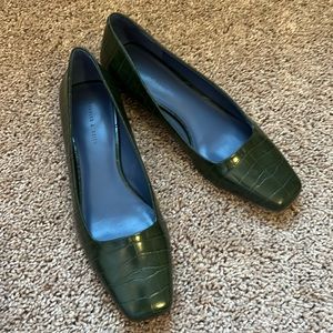 Charles and Keith women’s flats 38